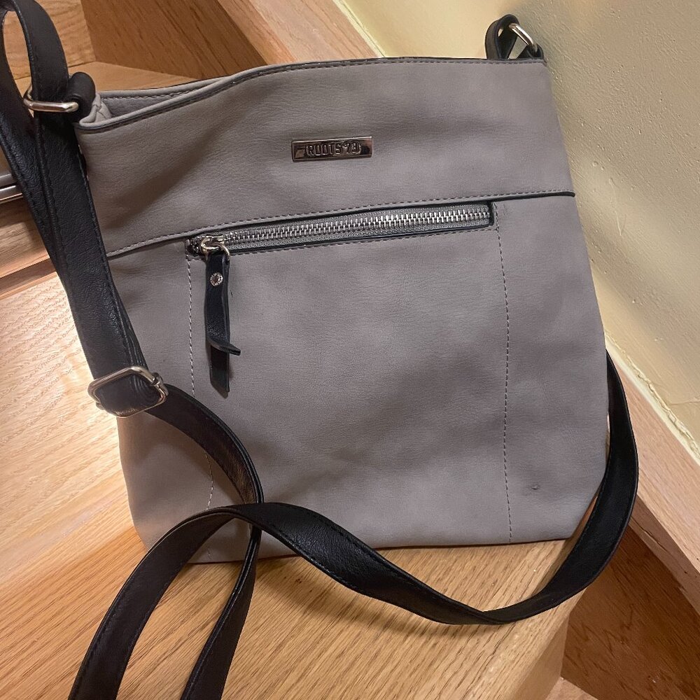 Roots 73 Grey suede purse
